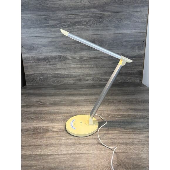 Taotronics TT-DL13 LED Dimmable Touch Desk Table Lamp Eye Care USB Charging Port - Picture 1 of 8